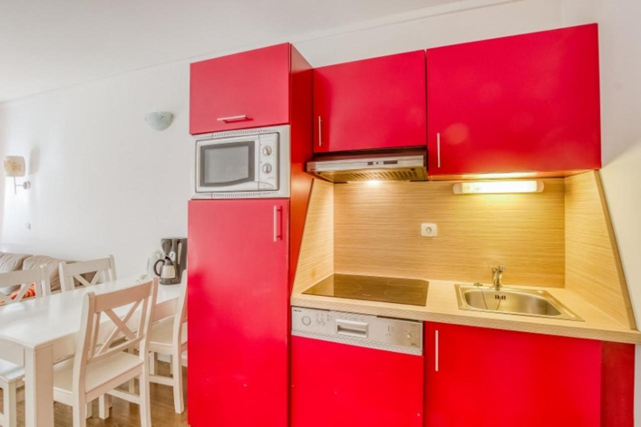 Flat With Swimming Pool Near The Beach Санари-сюр-Мер Екстериор снимка